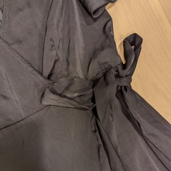 Elegant Black Faux Wrap Dress - Picture 10 of 14
